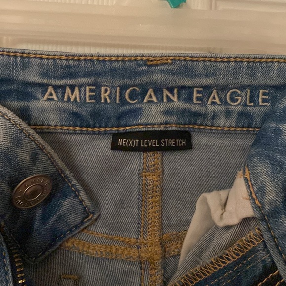 American Eagle ripped skinny jeans. Size 4 - Picture 3 of 3